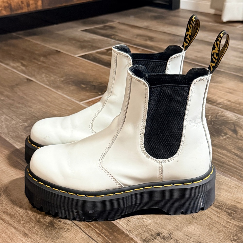 Dr. Martens 2976 Smooth Leather Platform Chelsea Boots, 8W/7M - Picture 9 of 13